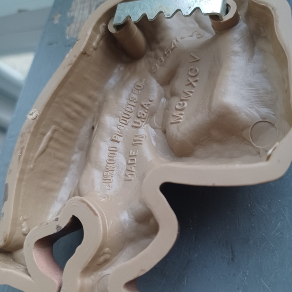 Vintage 70s Burwood happy plastic banana gorilla monkey kitsch decor wall art - Picture 9 of 9